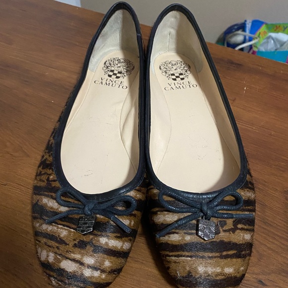 NWOT Vince camuto flats - Picture 3 of 3